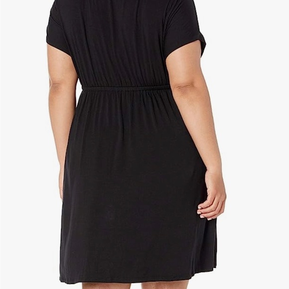 Amazon Essentials Women's Surplice Dress - Picture 4 of 4